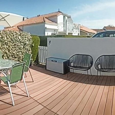 2 Bedroom Amazing Home In La Faute Sur Mer Esterno foto